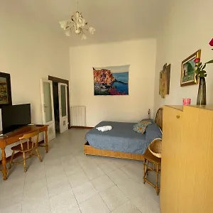 https://house-tommy.hotelitalianriviera.com