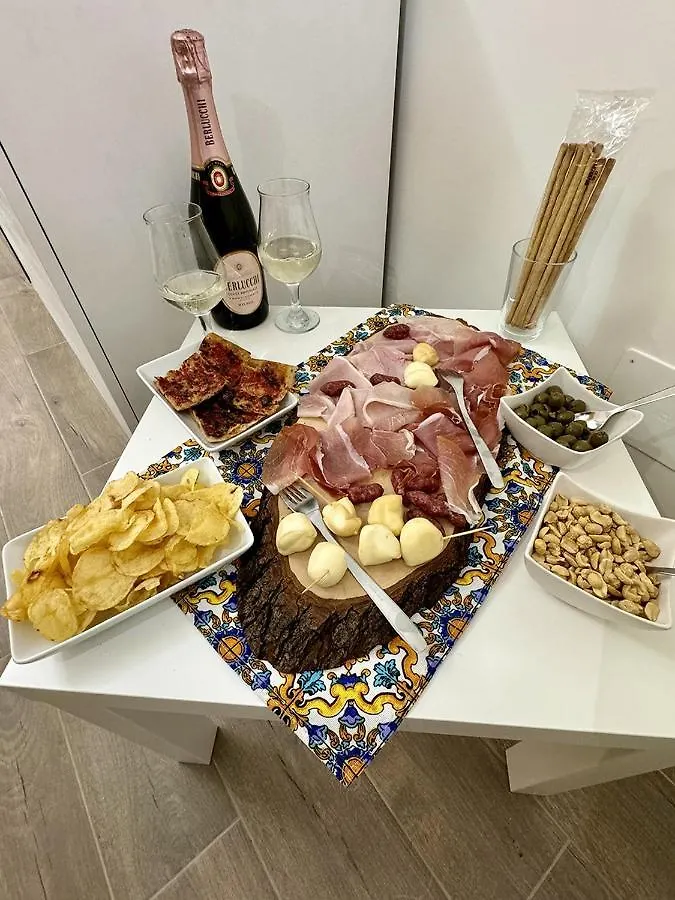 Paradise Suite Roma Centro 0*,  Italia
